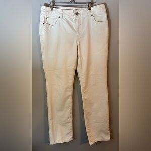 Chico's Women's White Platinum Denim Ultimate Fit Slim Leg Jeans Size 8 Short